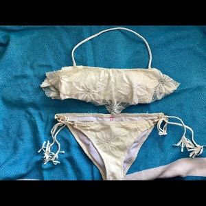 Raisins Lace Overlay Flounce Bikini
